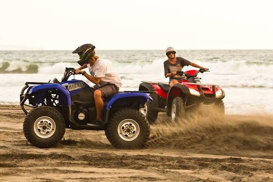 Quad dans les dunes